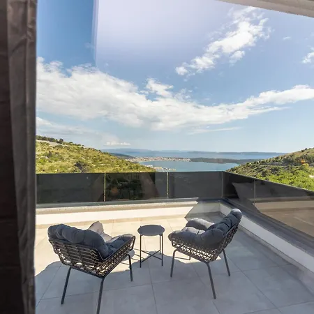 Vista- Heated Swimming Pool, Close To Split And Trogir Willa