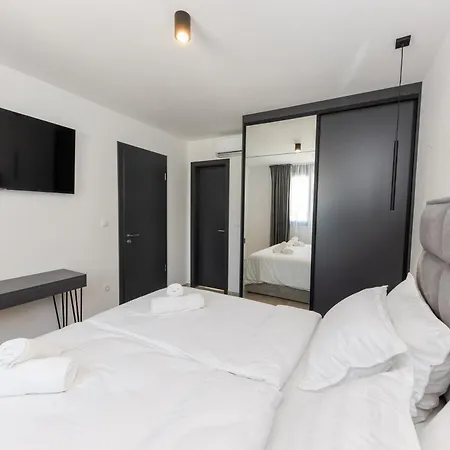 Willa Vista- Heated Swimming Pool, Close To Split And Trogir