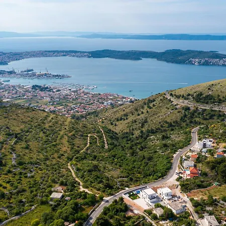 Vista- Heated Swimming Pool, Close To Split And Trogir Willa
